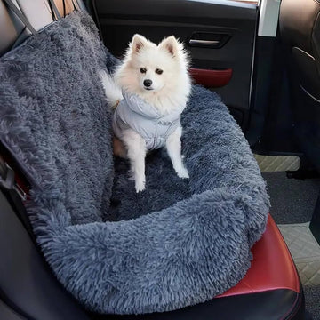 Hund im RuheNest Autobett